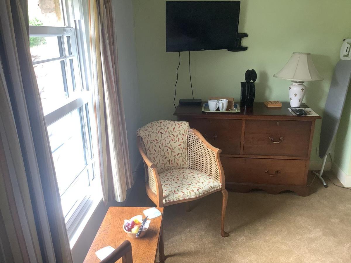 Bwthyn Cudd Bed & Breakfast Westbury  Bagian luar foto