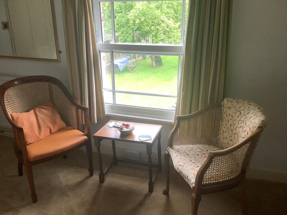 Bwthyn Cudd Bed & Breakfast Westbury  Bagian luar foto