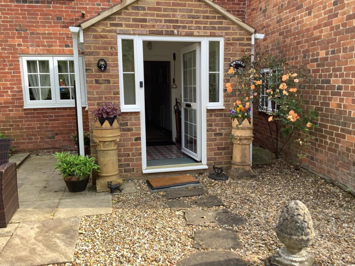 Bwthyn Cudd Bed & Breakfast Westbury  Bagian luar foto