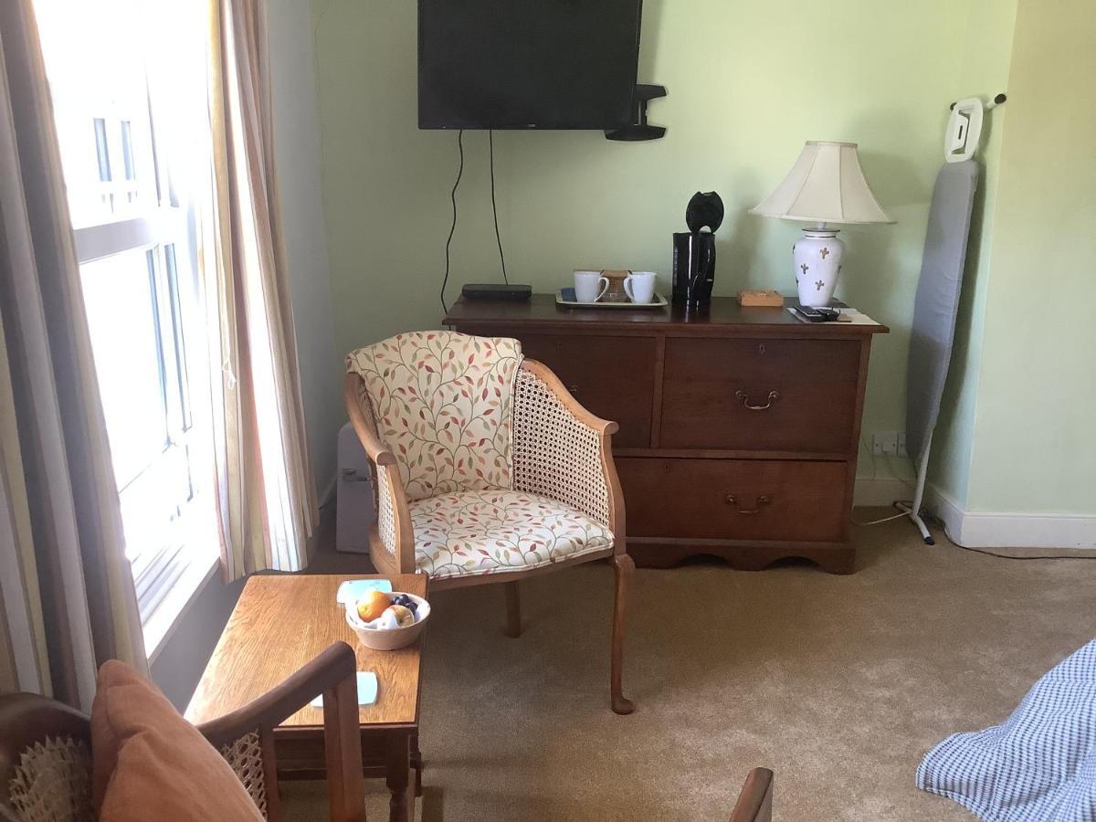 Bwthyn Cudd Bed & Breakfast Westbury  Bagian luar foto