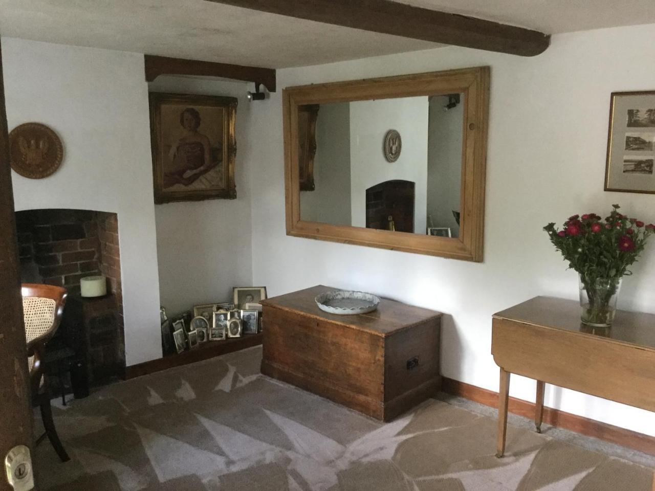 Bwthyn Cudd Bed & Breakfast Westbury  Bagian luar foto
